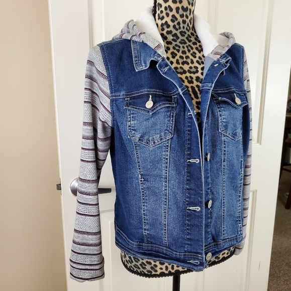 Wallflower Fleece Jean Jacket - Picture 2 of 15
